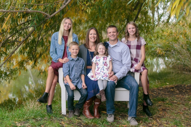 EK-Studios-Utah-Wedding-Photographers-Fall-Family-Photos-outfit-ideas011-Blog(pp_w768_h512)