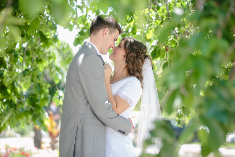 EK-Studios-Utah-Wedding-Photographers-Mount-Timpanogos-temple-wedding-castle-park-reception017-Blog(pp_w768_h512)