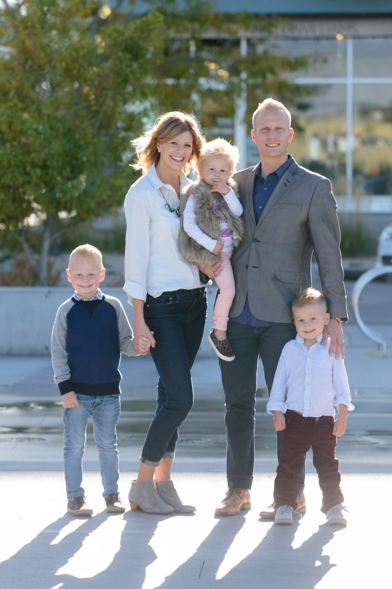 EK-Studios-Utah-Wedding-Photographers-City-Family-Photos-ice-cream-fun-ideas006-Blog(pp_w768_h1152)