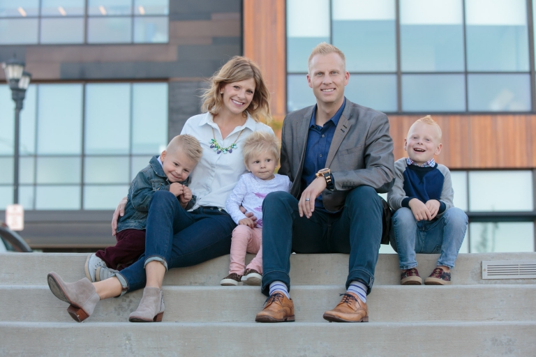 EK-Studios-Utah-Wedding-Photographers-City-Family-Photos-ice-cream-fun-ideas012-Blog(pp_w768_h512)