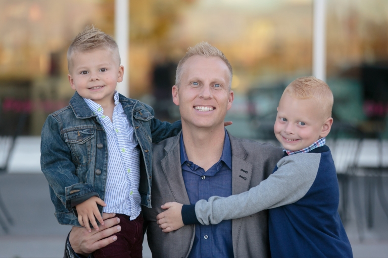EK-Studios-Utah-Wedding-Photographers-City-Family-Photos-ice-cream-fun-ideas014-Blog(pp_w768_h512)