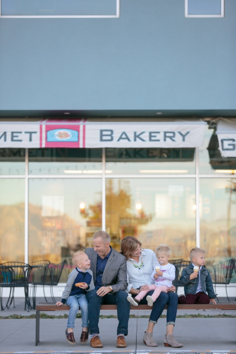EK-Studios-Utah-Wedding-Photographers-City-Family-Photos-ice-cream-fun-ideas018-Blog(pp_w768_h1152)