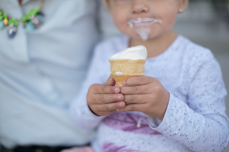 EK-Studios-Utah-Wedding-Photographers-City-Family-Photos-ice-cream-fun-ideas023-Blog(pp_w768_h512)