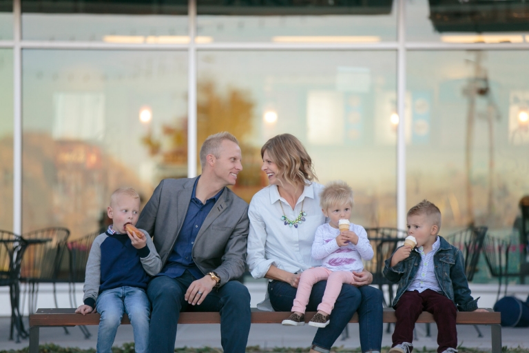 EK-Studios-Utah-Wedding-Photographers-City-Family-Photos-ice-cream-fun-ideas024-Blog(pp_w768_h512)