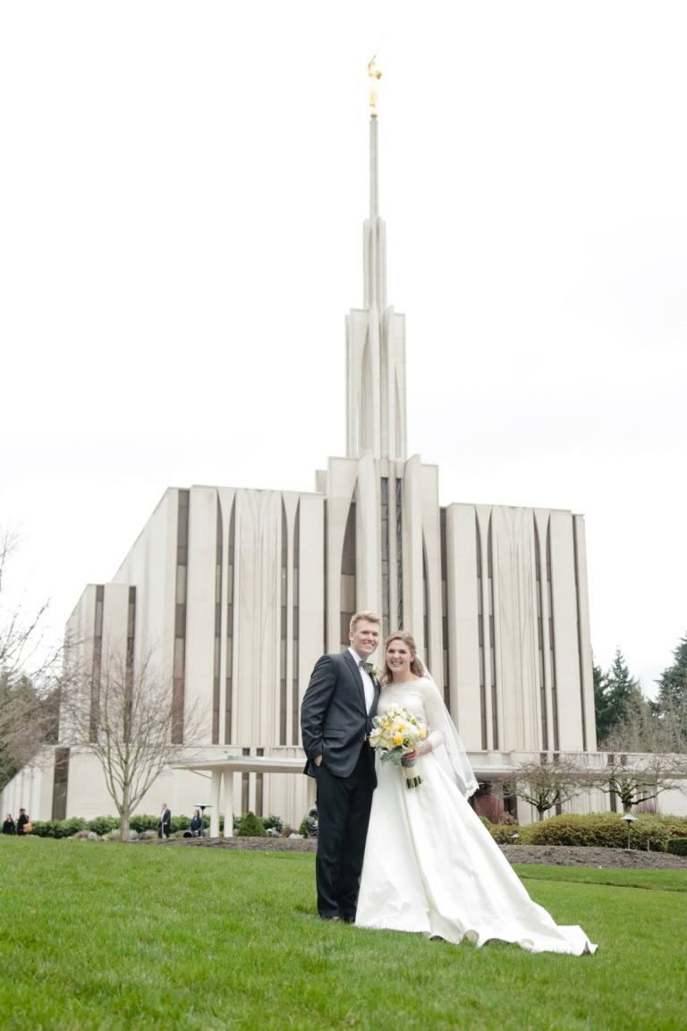 EK-Studios-Utah-Wedding-Photographers-Seattle-Temple-wedding-lds020-Blog(pp_w768_h1152)