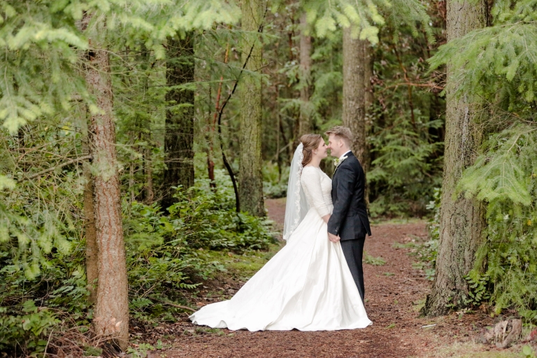 EK-Studios-Utah-Wedding-Photographers-Seattle-Temple-wedding-lds035-Blog(pp_w768_h512)