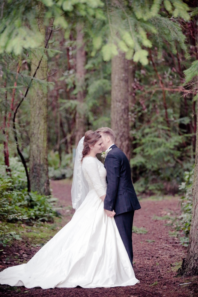 EK-Studios-Utah-Wedding-Photographers-Seattle-Temple-wedding-lds036-Blog(pp_w768_h1152)