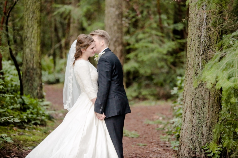 EK-Studios-Utah-Wedding-Photographers-Seattle-Temple-wedding-lds039-Blog(pp_w768_h512)