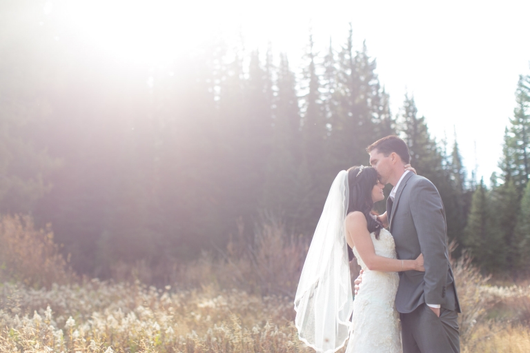EK-Studios-Utah-Wedding-Photographers-Small-wedding-in-the-mountians-Utah008-Blog(pp_w768_h512)