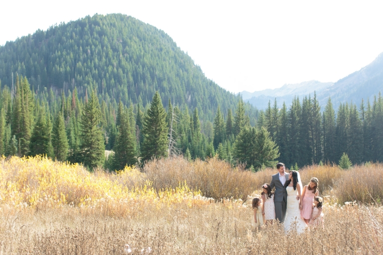 EK-Studios-Utah-Wedding-Photographers-Small-wedding-in-the-mountians-Utah015-Blog(pp_w768_h512)