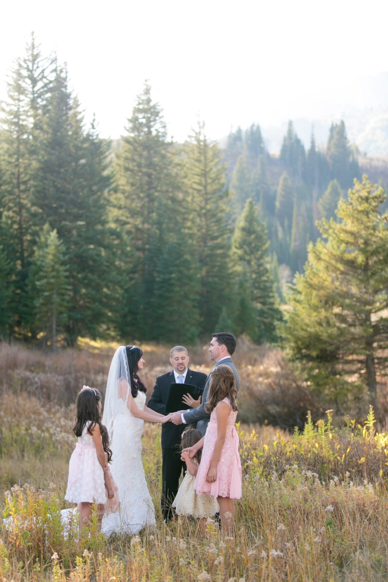 EK-Studios-Utah-Wedding-Photographers-Small-wedding-in-the-mountians-Utah022-Blog(pp_w768_h1152)