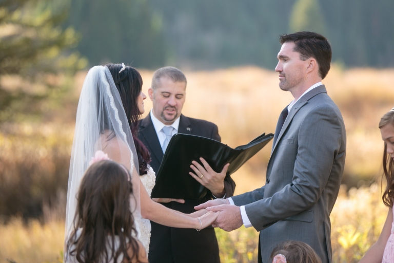 EK-Studios-Utah-Wedding-Photographers-Small-wedding-in-the-mountians-Utah023-Blog(pp_w768_h512)