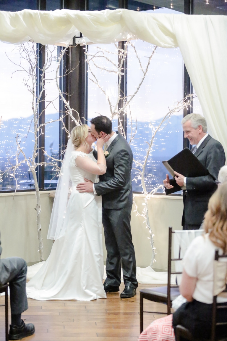 EK-Studios-Utah-Wedding-Photographers-Wedding-Cedar-hills-golf-course-vista-room-reception018-Blog(pp_w768_h1152)