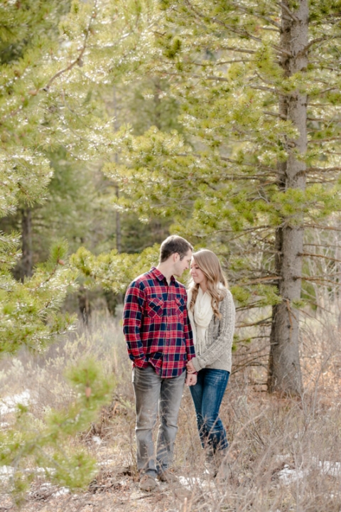 EK-Studios-Utah-Wedding-Photographers-Engagements-in-the-mountain-pines003-Blog(pp_w480_h720)