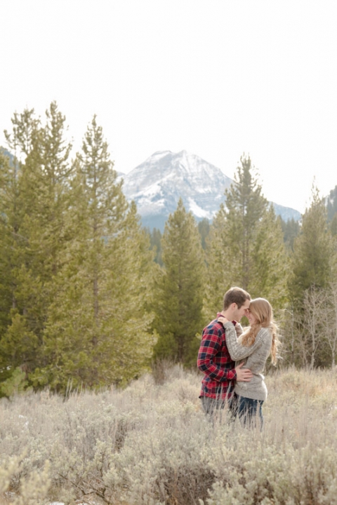 EK-Studios-Utah-Wedding-Photographers-Engagements-in-the-mountain-pines008-Blog(pp_w480_h720)