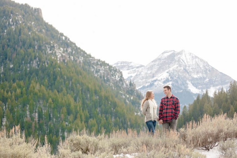EK-Studios-Utah-Wedding-Photographers-Engagements-in-the-mountain-pines015-Blog(pp_w768_h511)