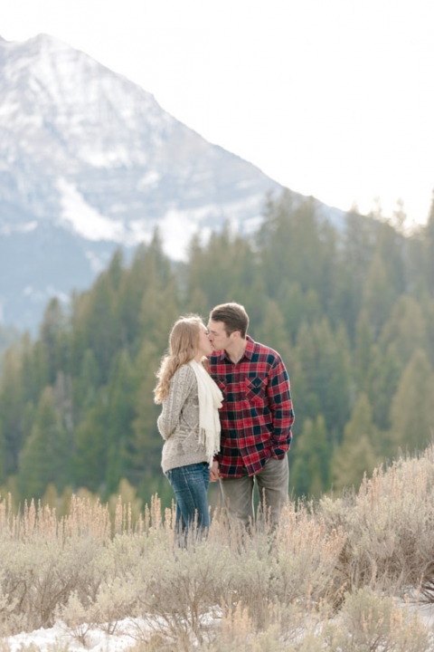 EK-Studios-Utah-Wedding-Photographers-Engagements-in-the-mountain-pines017-Blog(pp_w480_h720)