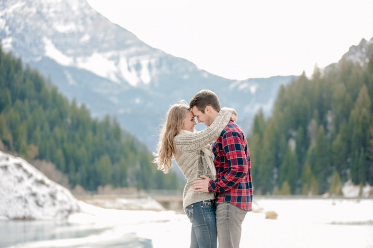 EK-Studios-Utah-Wedding-Photographers-Engagements-in-the-mountain-pines020-Blog(pp_w768_h511)