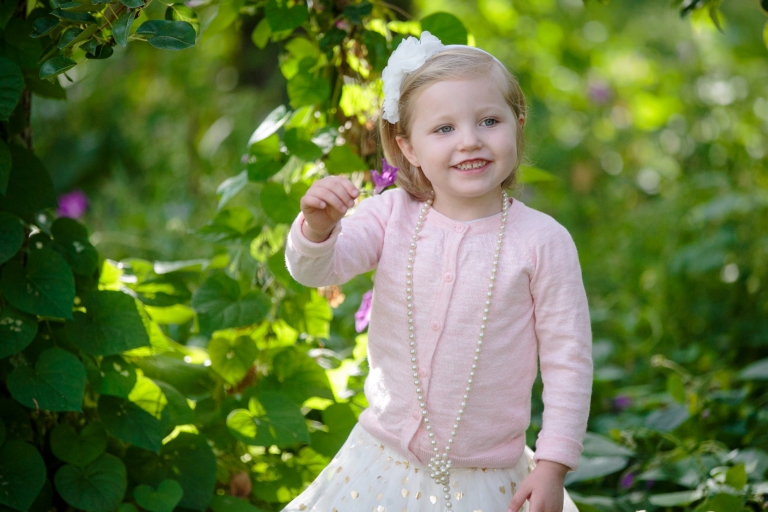 EK-Studios-Utah-Wedding-Photographers-cute-Family-photos-orchard010-Blog(pp_w768_h512)