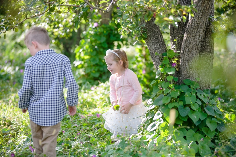 EK-Studios-Utah-Wedding-Photographers-cute-Family-photos-orchard012-Blog(pp_w768_h512)