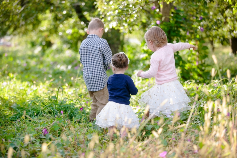 EK-Studios-Utah-Wedding-Photographers-cute-Family-photos-orchard019-Blog(pp_w768_h512)