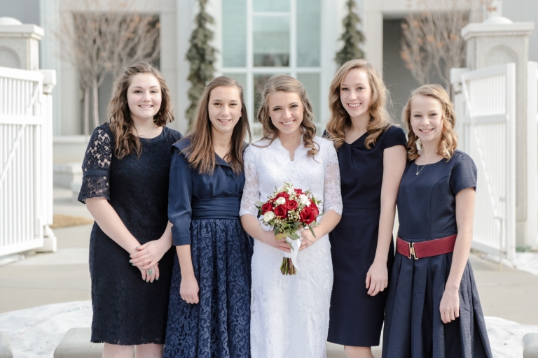 EK-Studios-Utah-Wedding-Photographers-Timpanogos-Temple-Wedding-winter009-Blog(pp_w768_h512)