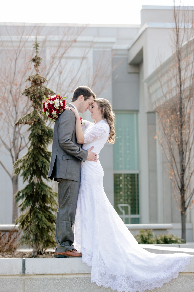 EK-Studios-Utah-Wedding-Photographers-Timpanogos-Temple-Wedding-winter011-Blog(pp_w768_h1152)