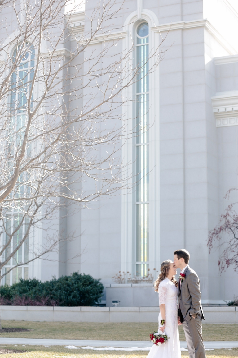EK-Studios-Utah-Wedding-Photographers-Timpanogos-Temple-Wedding-winter016-Blog(pp_w768_h1152)