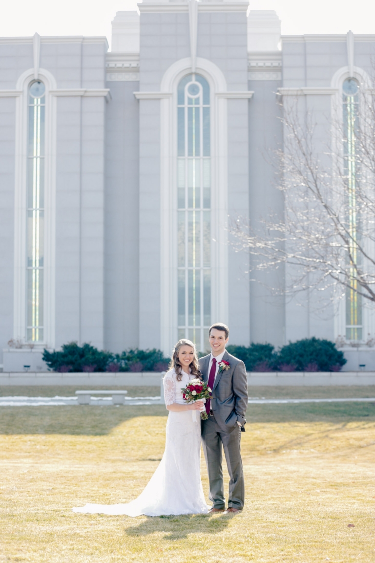EK-Studios-Utah-Wedding-Photographers-Timpanogos-Temple-Wedding-winter018-Blog(pp_w768_h1152)