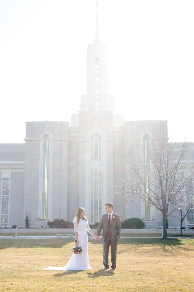 EK-Studios-Utah-Wedding-Photographers-Timpanogos-Temple-Wedding-winter019-Blog(pp_w768_h1152)