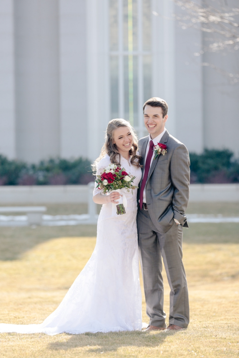 EK-Studios-Utah-Wedding-Photographers-Timpanogos-Temple-Wedding-winter020-Blog(pp_w768_h1152)