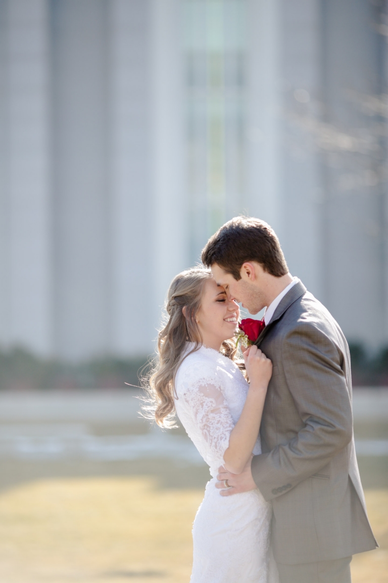 EK-Studios-Utah-Wedding-Photographers-Timpanogos-Temple-Wedding-winter022-Blog(pp_w768_h1152)