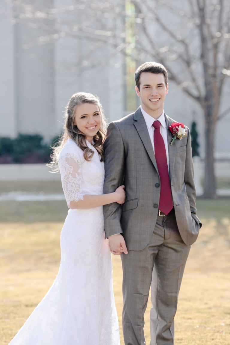EK-Studios-Utah-Wedding-Photographers-Timpanogos-Temple-Wedding-winter023-Blog(pp_w768_h1152)