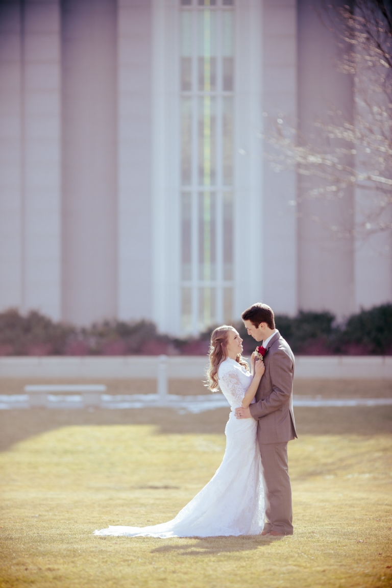 EK-Studios-Utah-Wedding-Photographers-Timpanogos-Temple-Wedding-winter024-Blog(pp_w768_h1152)
