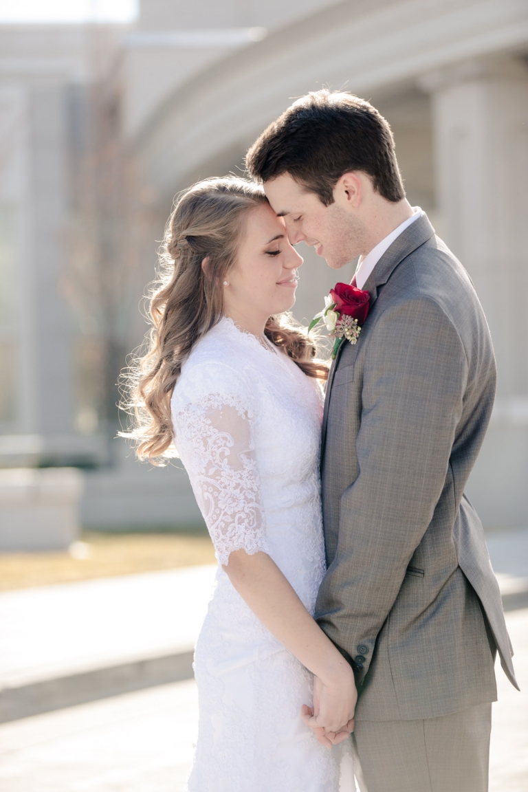 EK-Studios-Utah-Wedding-Photographers-Timpanogos-Temple-Wedding-winter026-Blog(pp_w768_h1152)