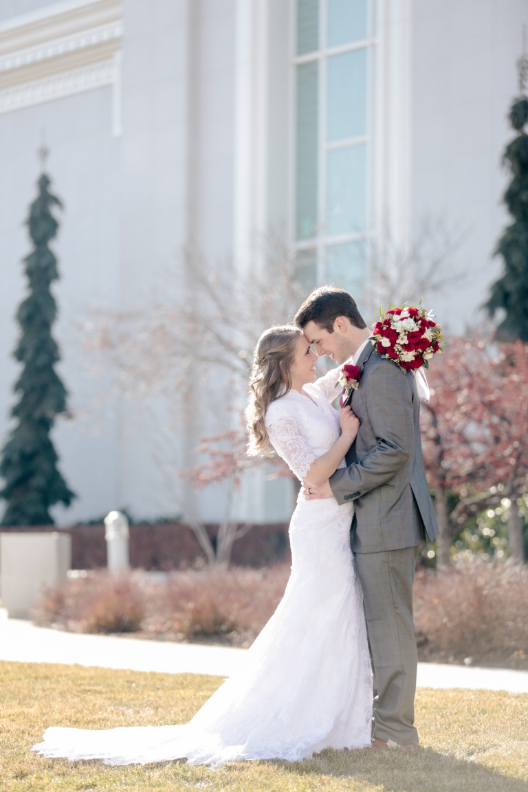 EK-Studios-Utah-Wedding-Photographers-Timpanogos-Temple-Wedding-winter034-Blog(pp_w768_h1152)
