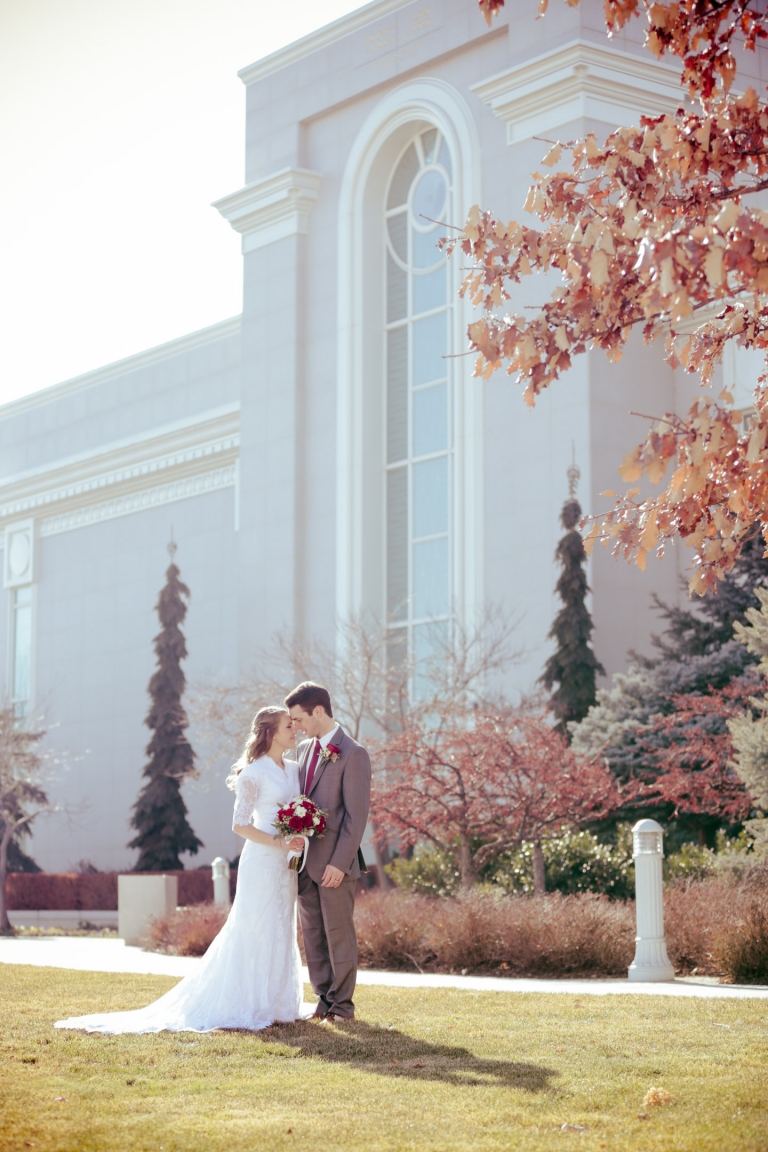 EK-Studios-Utah-Wedding-Photographers-Timpanogos-Temple-Wedding-winter036-Blog(pp_w768_h1152)