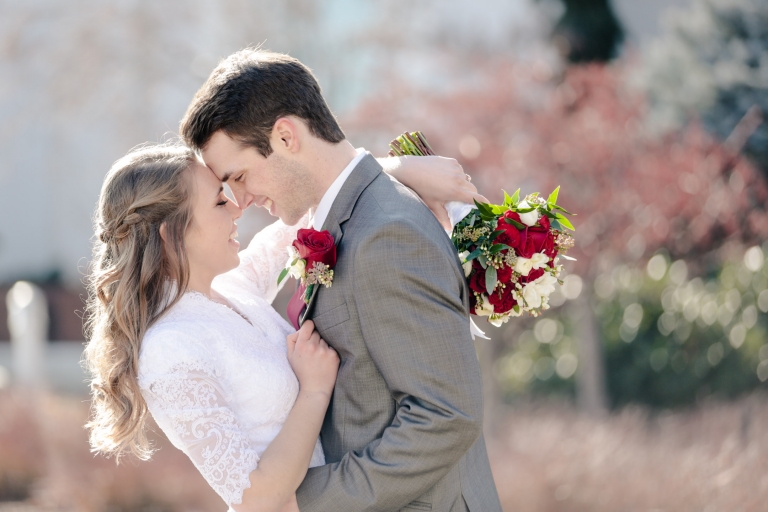 EK-Studios-Utah-Wedding-Photographers-Timpanogos-Temple-Wedding-winter037-Blog(pp_w768_h512)