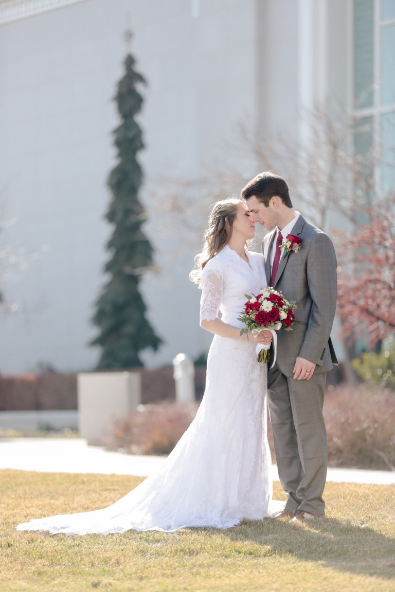 EK-Studios-Utah-Wedding-Photographers-Timpanogos-Temple-Wedding-winter039-Blog(pp_w768_h1152)