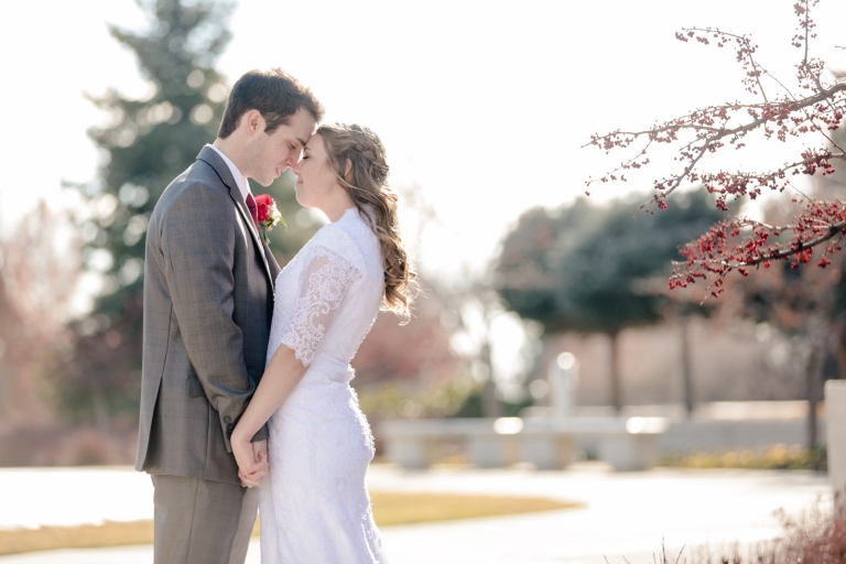 EK-Studios-Utah-Wedding-Photographers-Timpanogos-Temple-Wedding-winter040-Blog(pp_w768_h512)