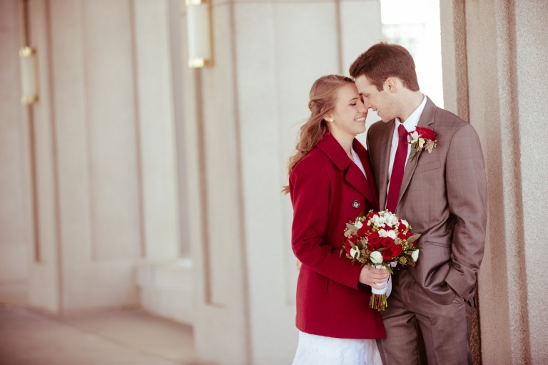 EK-Studios-Utah-Wedding-Photographers-Timpanogos-Temple-Wedding-winter042-Blog(pp_w768_h512)