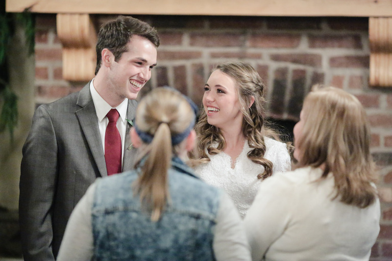 EK-Studios-Utah-Wedding-Photographers-Timpanogos-Temple-Wedding-winter054-Blog(pp_w768_h512)