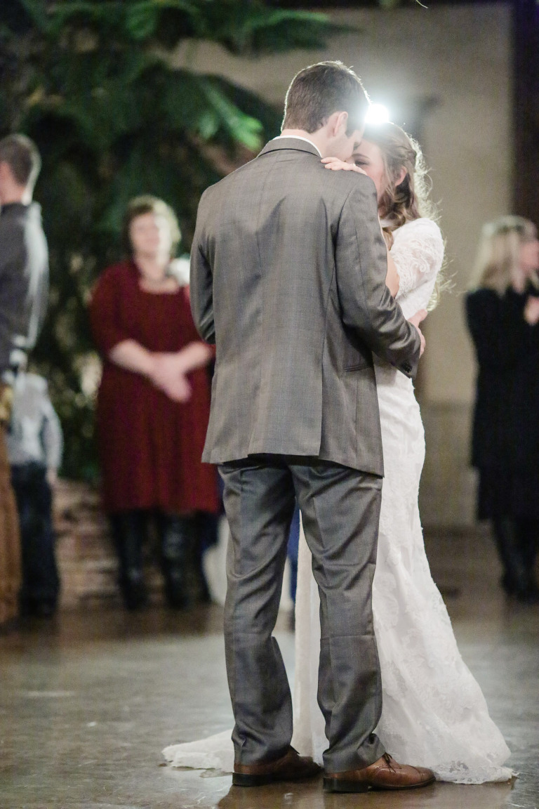 EK-Studios-Utah-Wedding-Photographers-Timpanogos-Temple-Wedding-winter060-Blog(pp_w768_h1152)