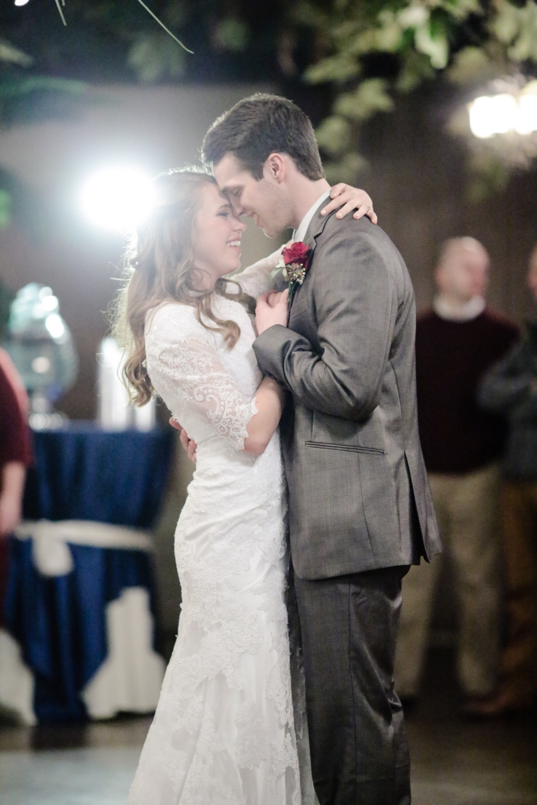 EK-Studios-Utah-Wedding-Photographers-Timpanogos-Temple-Wedding-winter062-Blog(pp_w768_h1152)