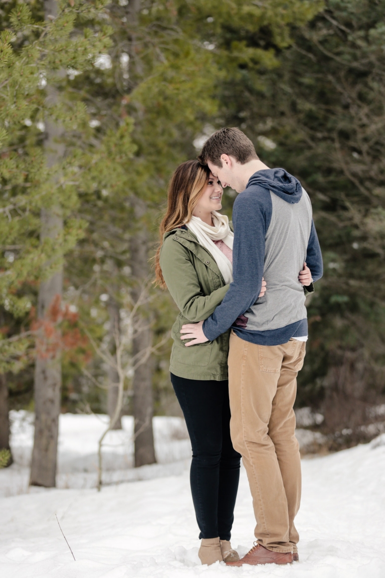 EK-Studios-Utah-Wedding-Photographers-winter-Engagements-in-the-mountains-utah005-Blog(pp_w768_h1152)