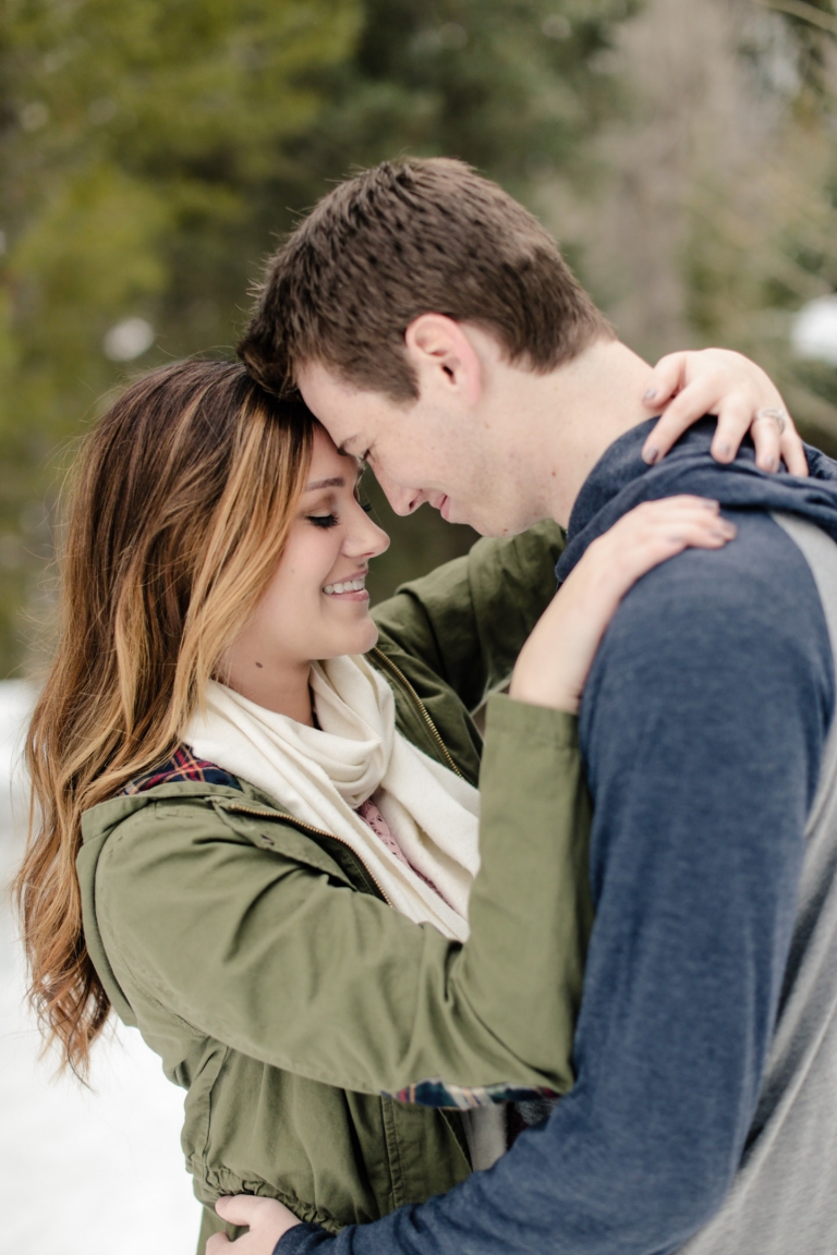 EK-Studios-Utah-Wedding-Photographers-winter-Engagements-in-the-mountains-utah009-Blog(pp_w768_h1152)