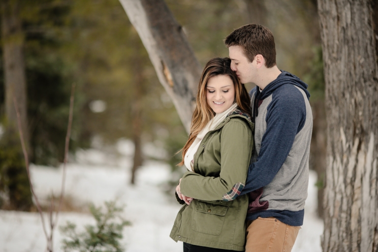 EK-Studios-Utah-Wedding-Photographers-winter-Engagements-in-the-mountains-utah013-Blog(pp_w768_h512)