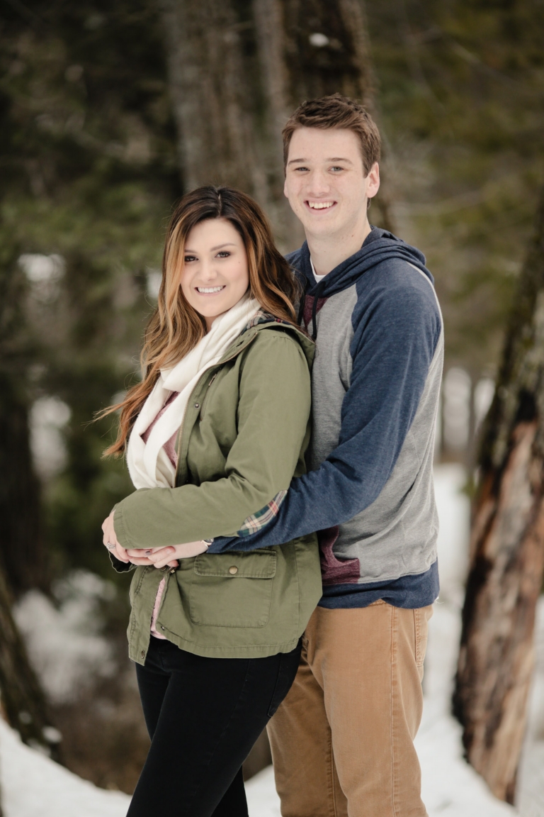 EK-Studios-Utah-Wedding-Photographers-winter-Engagements-in-the-mountains-utah014-Blog(pp_w768_h1152)