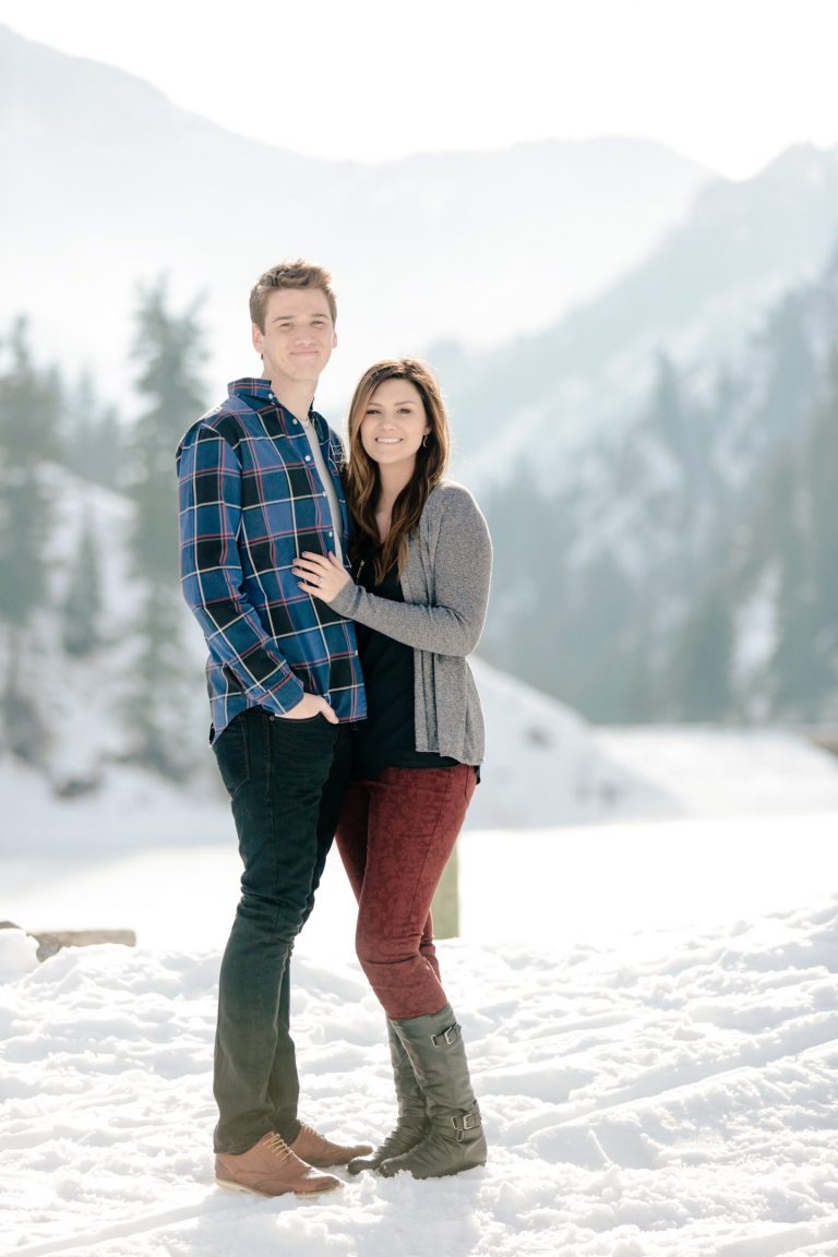 EK-Studios-Utah-Wedding-Photographers-winter-Engagements-in-the-mountains-utah020-Blog(pp_w768_h1152)