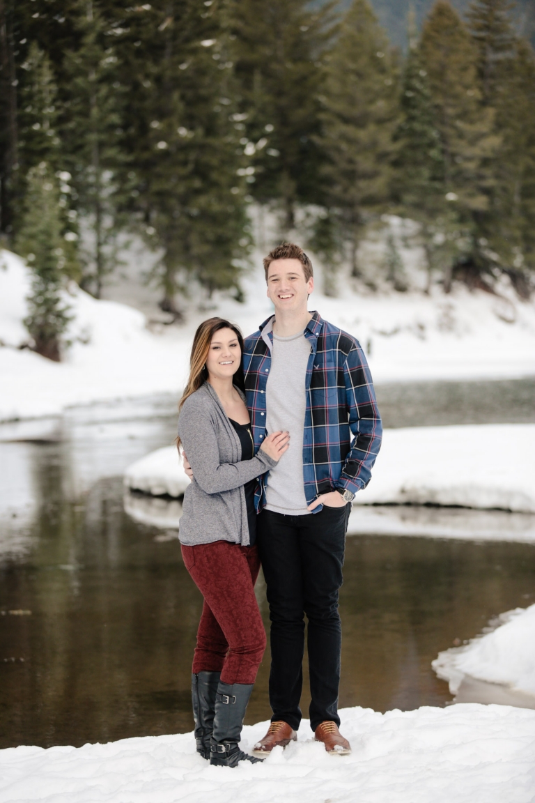 EK-Studios-Utah-Wedding-Photographers-winter-Engagements-in-the-mountains-utah023-Blog(pp_w768_h1152)